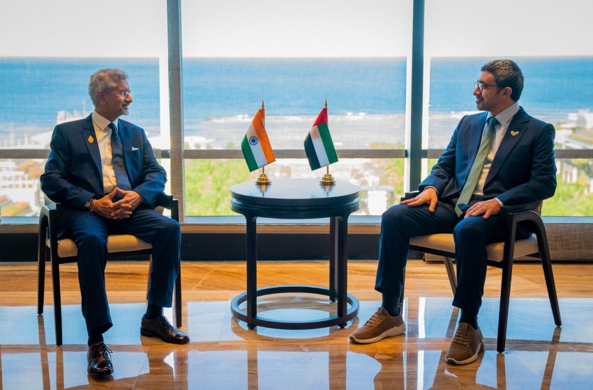  Abdullah bin Zayed meets Indian Minister of External Affairs in Indonesia on sidelines of 2022 G20 Bali